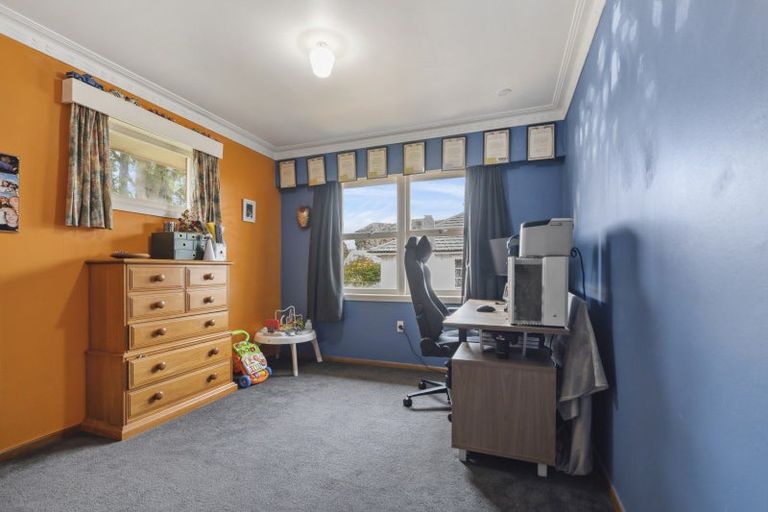 Photo of property in 16 Trentham Road, Papakura, 2110