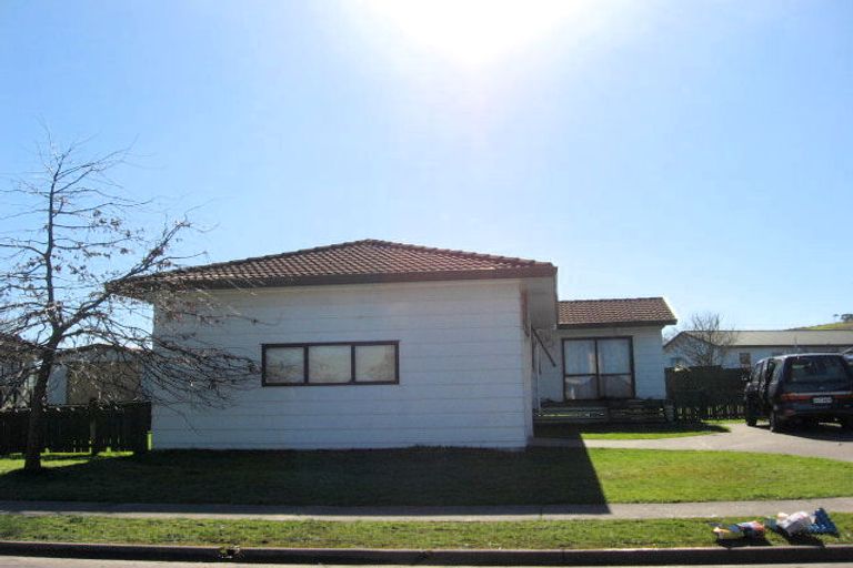 Photo of property in 16 Elsie Morton Place, Papakura, 2110