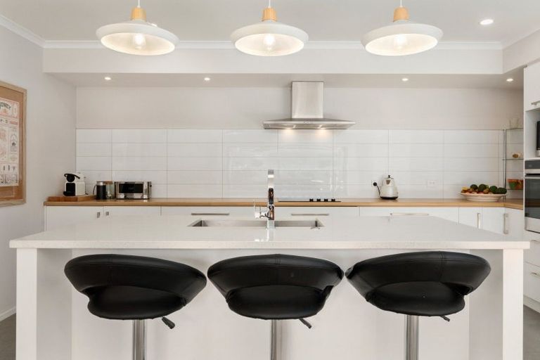 Photo of property in 6 Vantage Place, Omokoroa, 3114