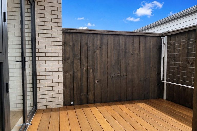 Photo of property in 27 Saltmarsh Road, Hobsonville, Auckland, 0616