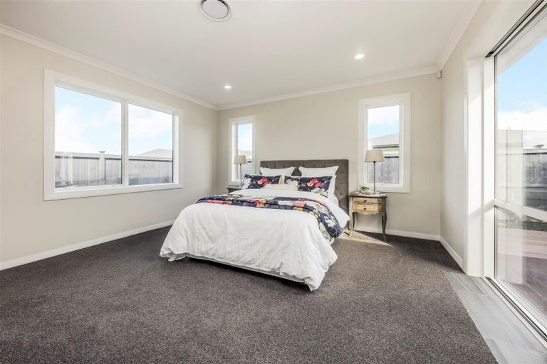 Photo of property in 10 Paso Fino Crescent, Karaka, Papakura, 2113