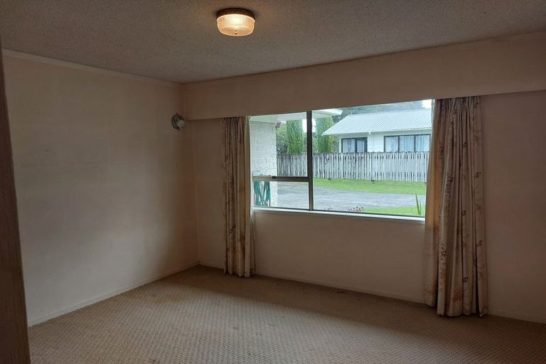 Photo of property in 1/10 Fernaig Street, Papakura, 2110