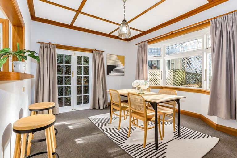 Photo of property in 196 Evans Bay Parade, Roseneath, Wellington, 6021