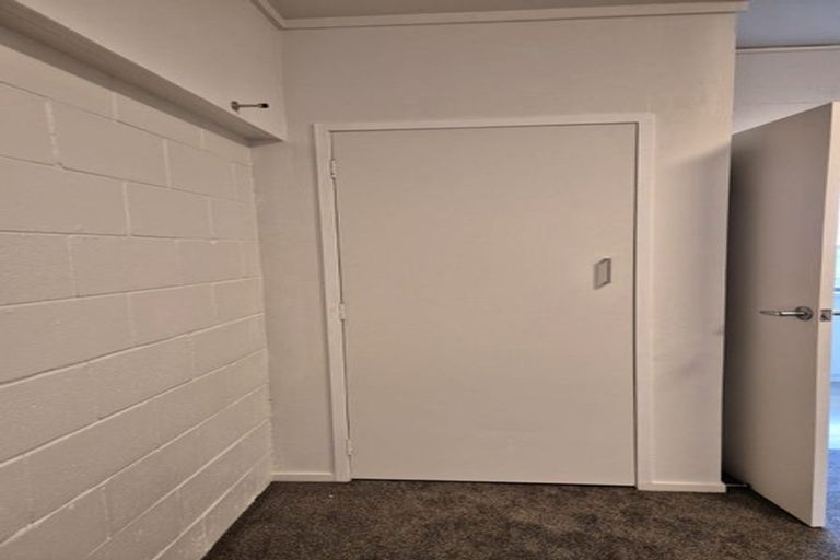 Photo of property in 15 Beeche Place, Birkdale, Auckland, 0626
