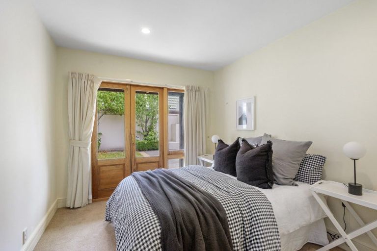 Photo of property in 2/11 Memorial Avenue, Ilam, Christchurch, 8053