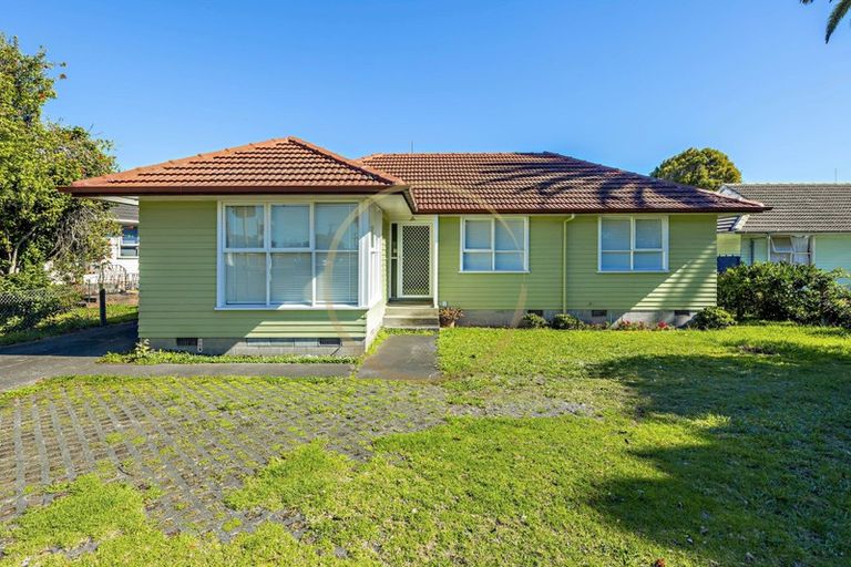 Photo of property in 495 Massey Road, Mangere, Auckland, 2022
