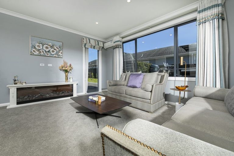 Photo of property in 7 Sir Lincoln Drive, Kumeu, 0810