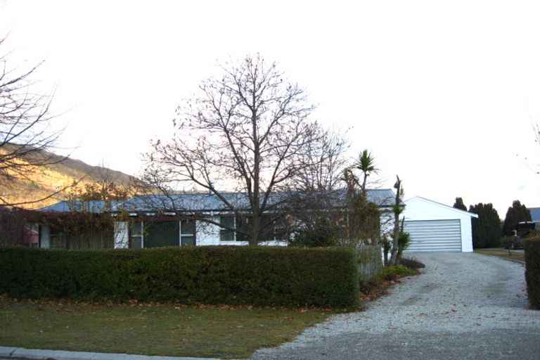 Photo of property in 6 Cornwall Street, Arrowtown, 9302