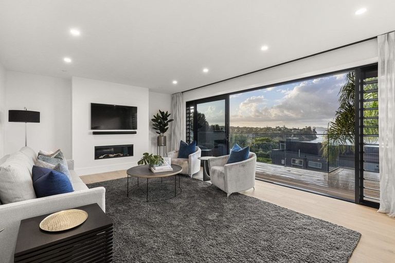 Photo of property in 16 Island View Terrace, Cockle Bay, Auckland, 2014