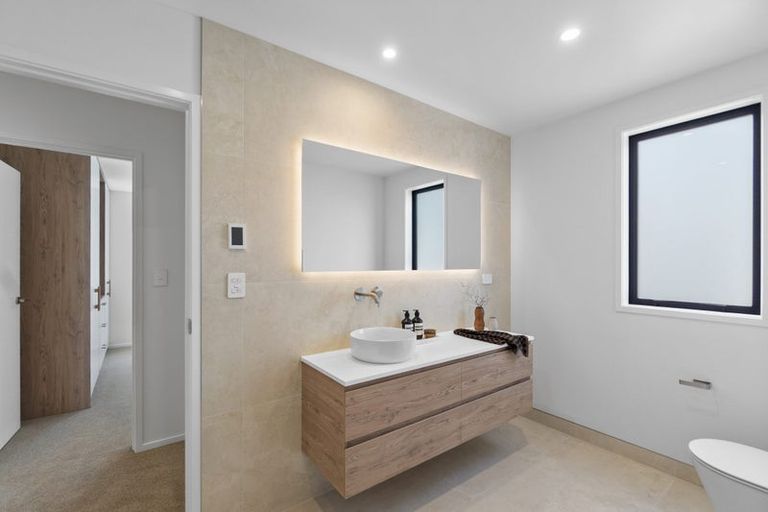 Photo of property in 2 Riverview Terrace, Fairfield, Hamilton, 3214