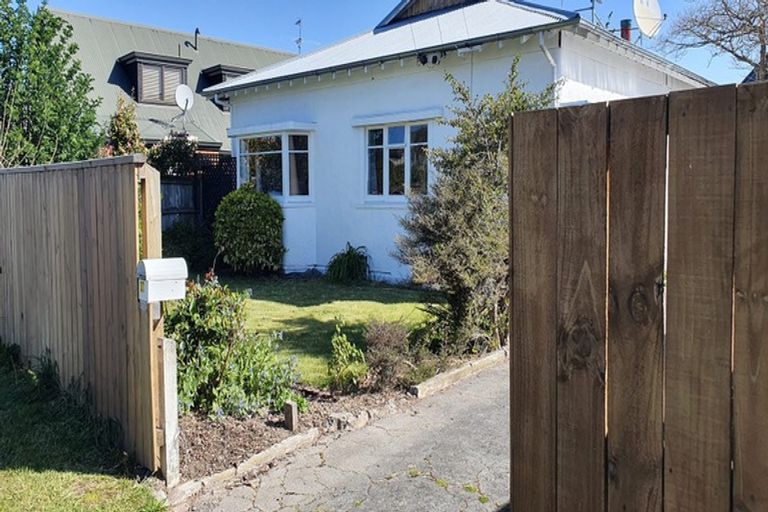 Photo of property in 37 Albany Street, St Albans, Christchurch, 8014