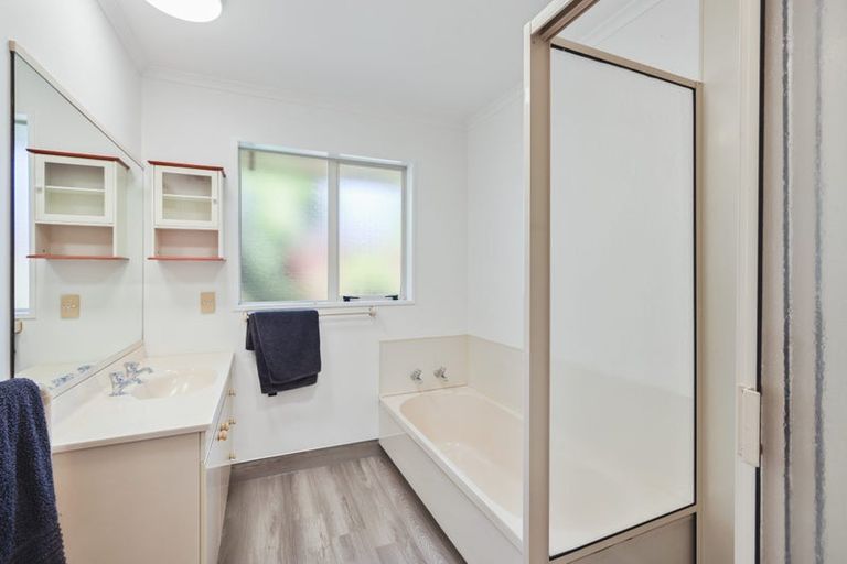 Photo of property in 14 Castle Way, Beckenham, Christchurch, 8023