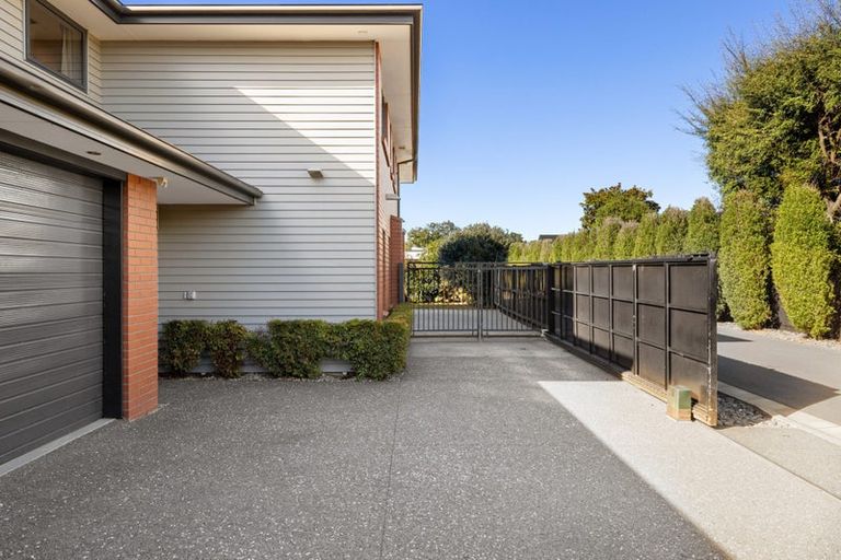 Photo of property in 112a Wairakei Road, Bryndwr, Christchurch, 8052