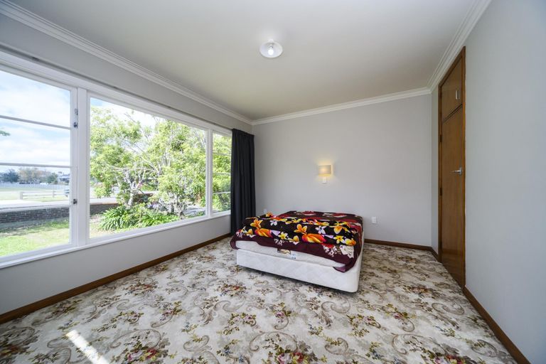 Photo of property in 583 Featherston Street, Roslyn, Palmerston North, 4414