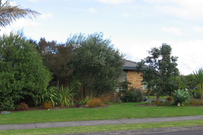 Property details for 7 Kath Hopper Drive, Orewa, 0931