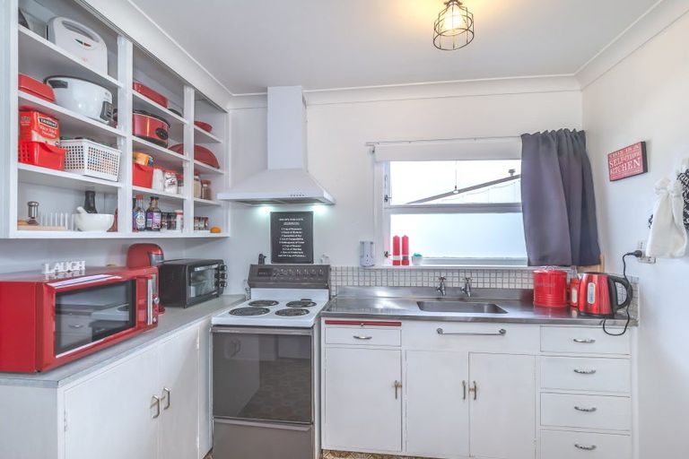 Photo of property in 32 Kent Street, Levin, 5510