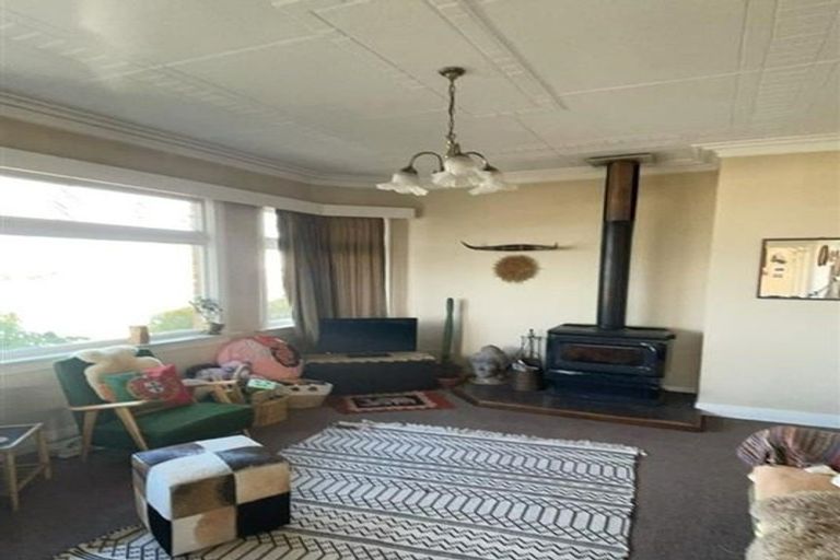 Photo of property in 82 Middleton Road, Kew, Dunedin, 9012