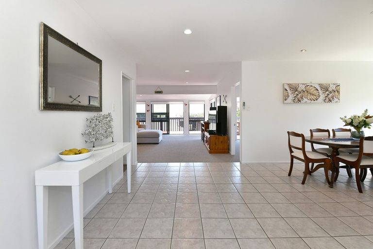Photo of property in 40 Tiri Road, Manly, Whangaparaoa, 0930