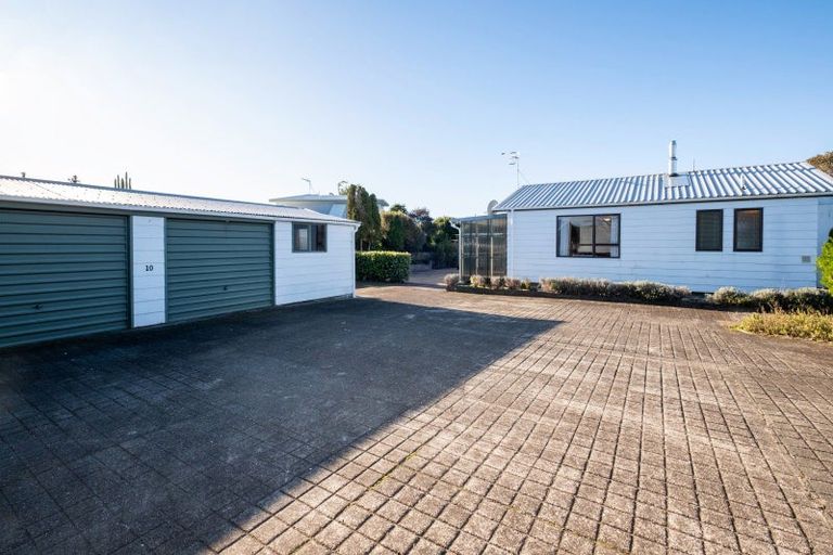 Photo of property in 10 Oregon Road, Te Awanga, 4102