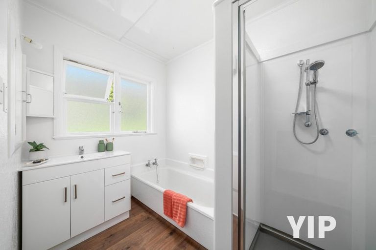 Photo of property in 17 Hollies Crescent, Johnsonville, Wellington, 6037