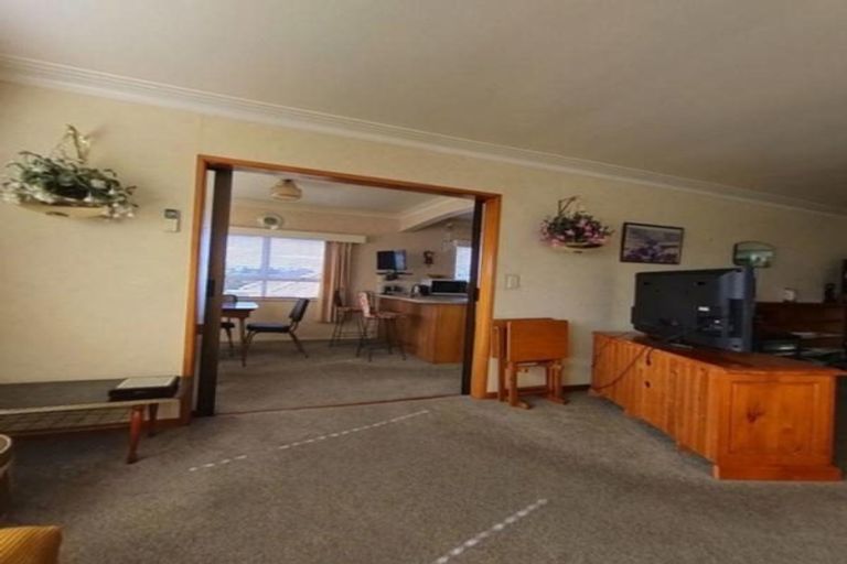 Photo of property in 21 Cameron Street, Papakura, 2110