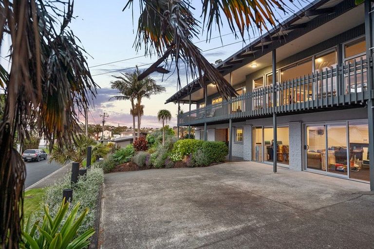 Photo of property in 4 Claude Road, Stanmore Bay, Whangaparaoa, 0932