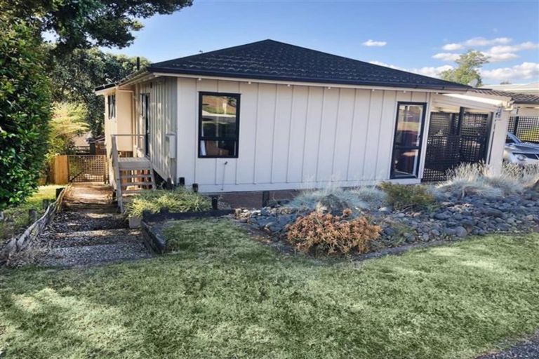 Photo of property in 17 Barberton Terrace, Red Hill, Papakura, 2110