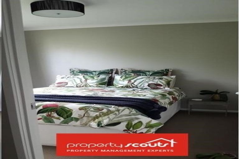 Photo of property in 19b Beach Road, Te Atatu Peninsula, Auckland, 0610