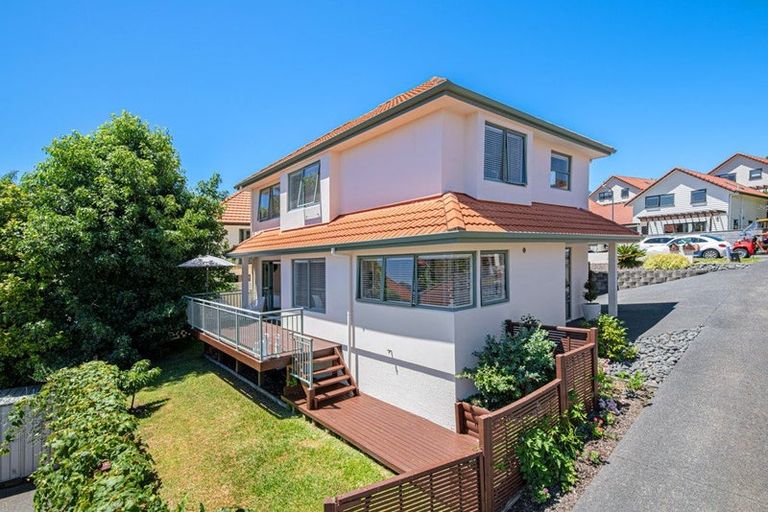 Photo of property in 32 Parkwood Crescent, Gulf Harbour, Whangaparaoa, 0930