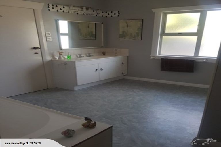 Photo of property in 9 Hursthouse Street, Vogeltown, New Plymouth, 4310