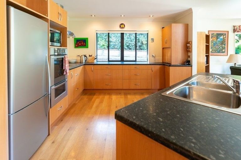 Photo of property in 4 Stoneleigh Grove, Paraparaumu, 5032