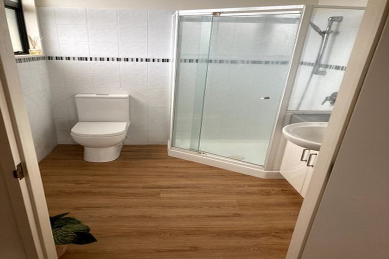 Photo of property in 1/3 Inga Road, Milford, Auckland, 0620