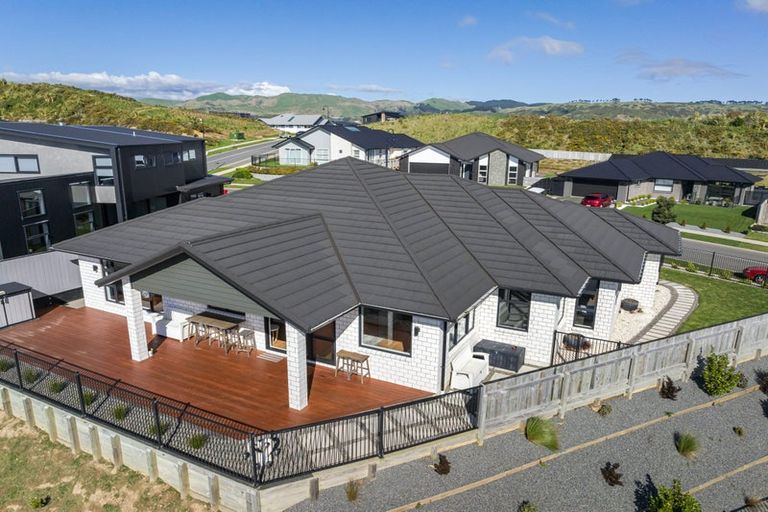Photo of property in 56 Queen Charlotte Drive, Aotea, Porirua, 5024
