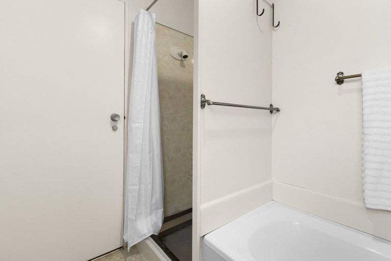 Photo of property in 2/2 Church Road, Taradale, Napier, 4112