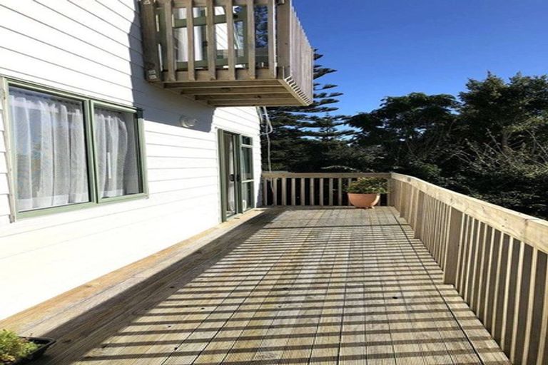 Photo of property in 2/18 Verbena Road, Birkdale, Auckland, 0626
