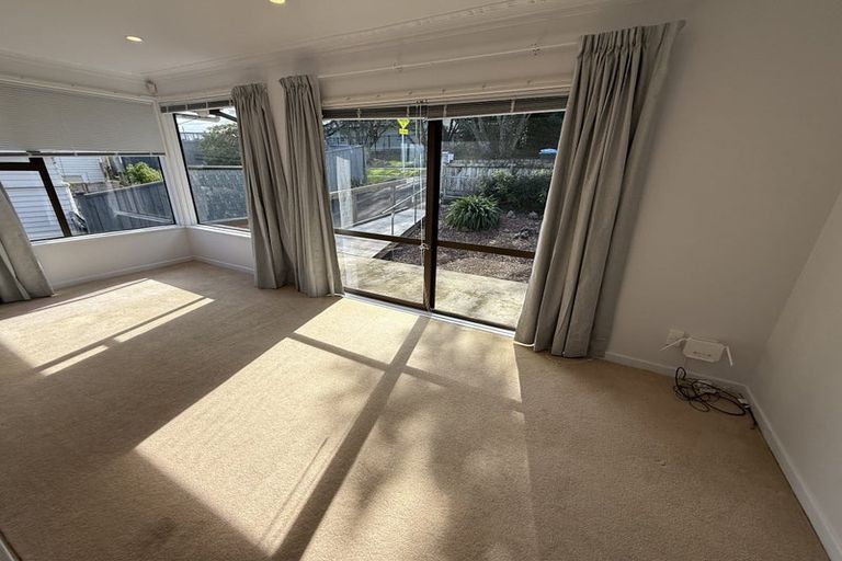 Photo of property in 3 Gill Crescent, Blockhouse Bay, Auckland, 0600