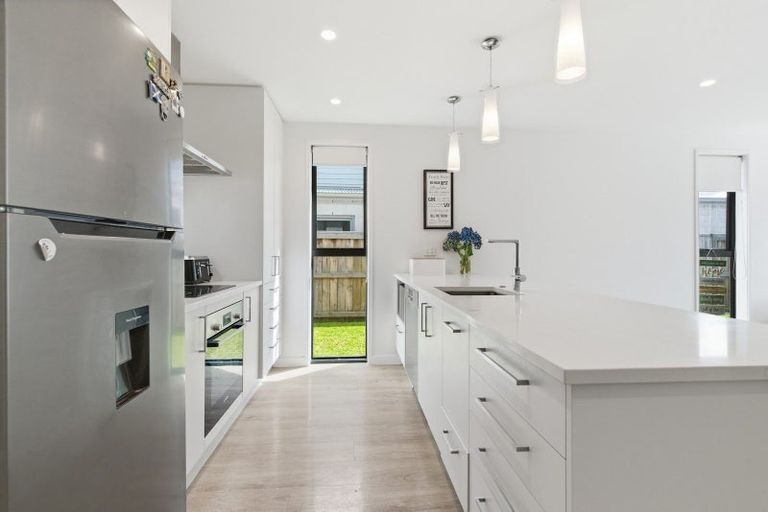 Photo of property in 16 Hinaki Street, Poike, Tauranga, 3112