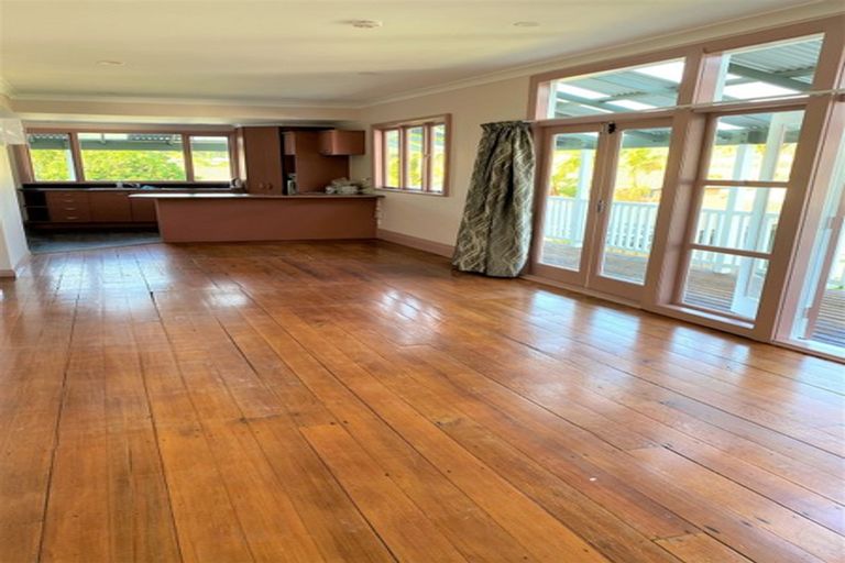 Photo of property in 30 Beach Road, Onerahi, Whangarei, 0110