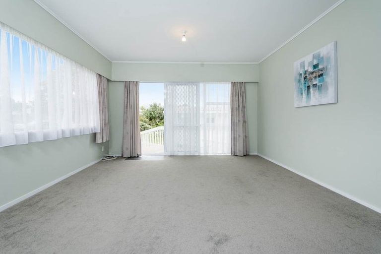 Photo of property in 12 Mayfair Crescent, Mairangi Bay, Auckland, 0630