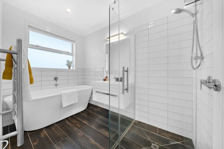 Photo of property in 5 Hooton Drive, Huapai, Kumeu, 0810