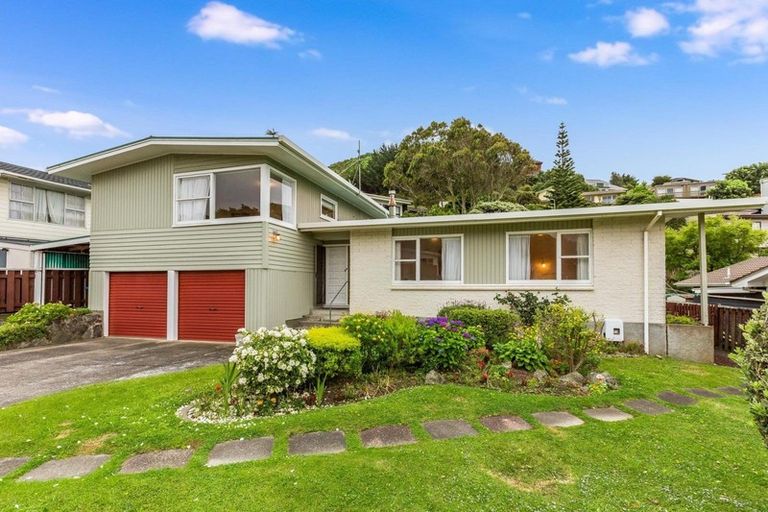Photo of property in 40 Spinnaker Drive, Whitby, Porirua, 5024