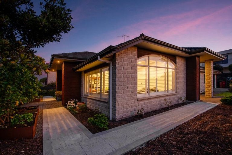 Photo of property in 1 Rifleman Lane, Paraparaumu Beach, Paraparaumu, 5032