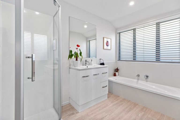 Photo of property in 97 Puhirake Crescent, Pyes Pa, Tauranga, 3112