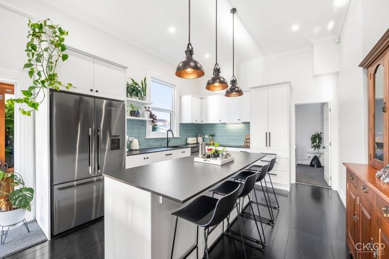 Photo of property in 82 Knights Road, Hutt Central, Lower Hutt, 5010