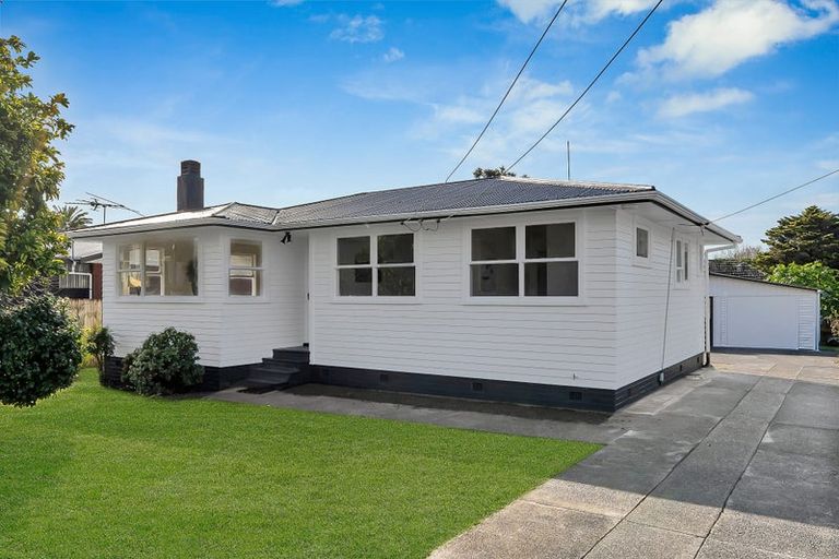 Photo of property in 97 Tidal Road, Mangere, Auckland, 2022