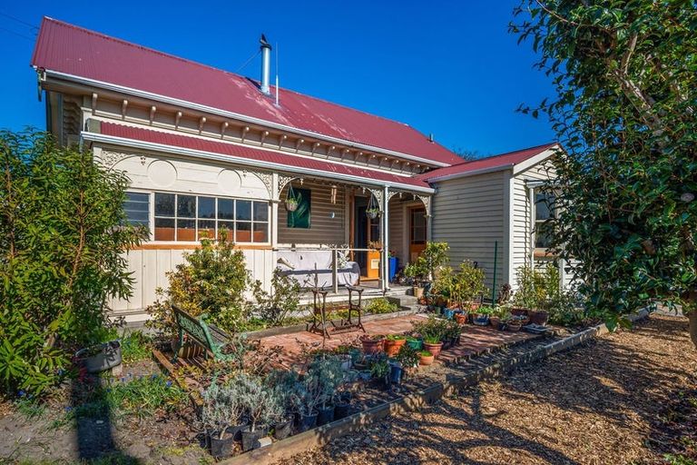 Photo of property in 36 Cuffs Road, Wainoni, Christchurch, 8061