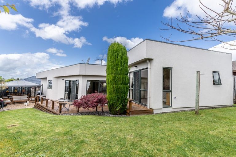 Photo of property in 3 Melfort Place, Nawton, Hamilton, 3200