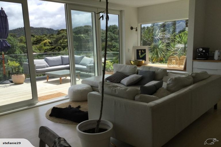 Photo of property in 121 Seaview Road, Piha, New Lynn, 0772