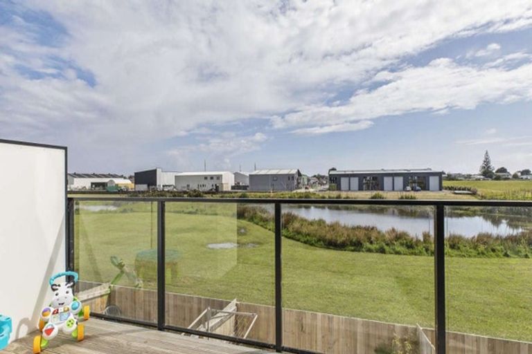 Photo of property in 22 Ashley Place, Papamoa Beach, Papamoa, 3118