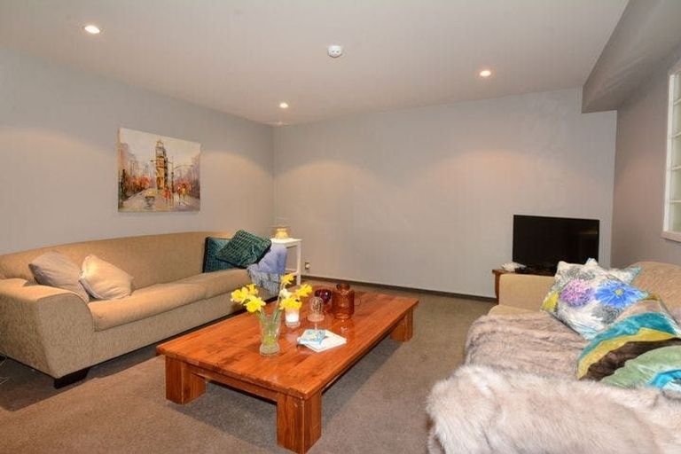 Photo of property in 4/2 Manor Place, Dunedin Central, Dunedin, 9016